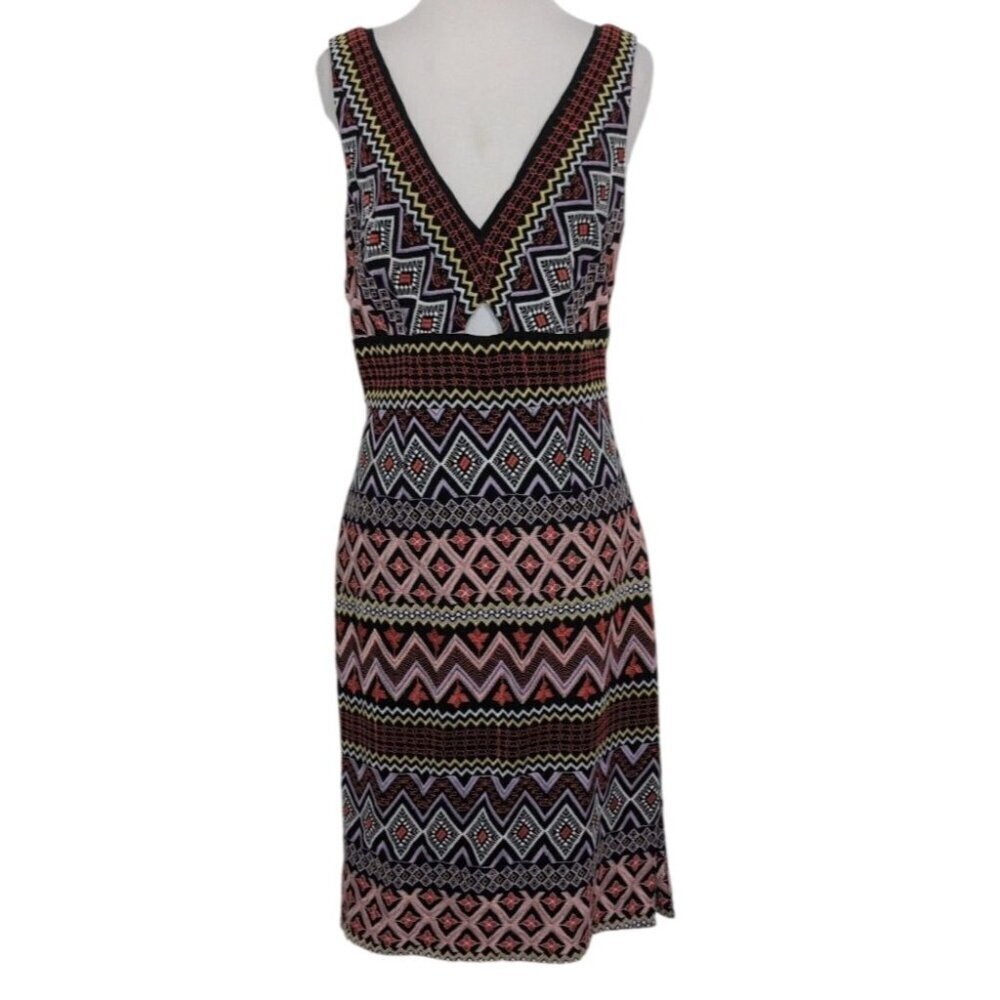 Akemi Kin Geo Embroidered Column Dress Womens Size 6 Black V Neck Shift